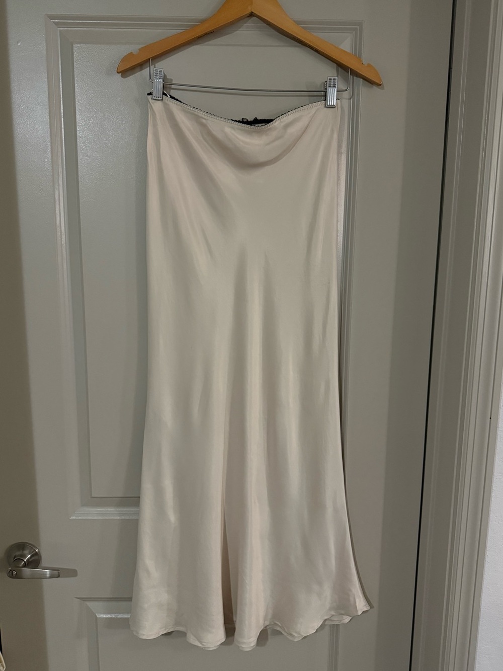 Zara Cream Satin Maxi Skirt - Picture 5 of 5